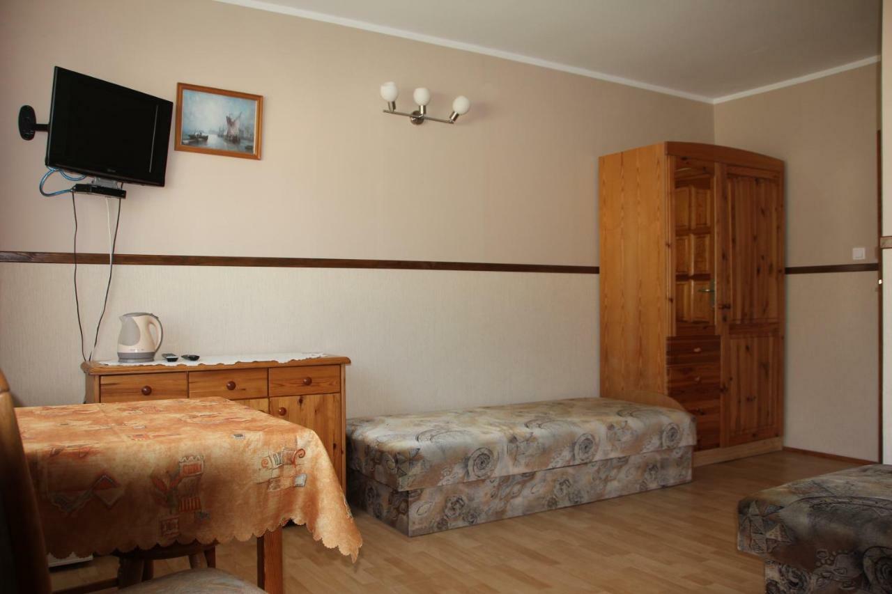 Pokoje Goscinne Asia Leba Bagian luar foto